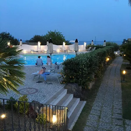 Bougainville Lipari (Isola Lipari)