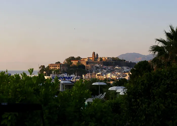 Bougainville Lipari (Isola Lipari)