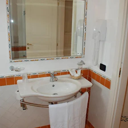Bougainville Otel