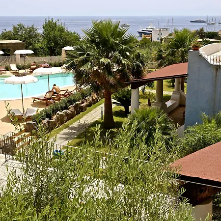 Отель Bougainville 4*