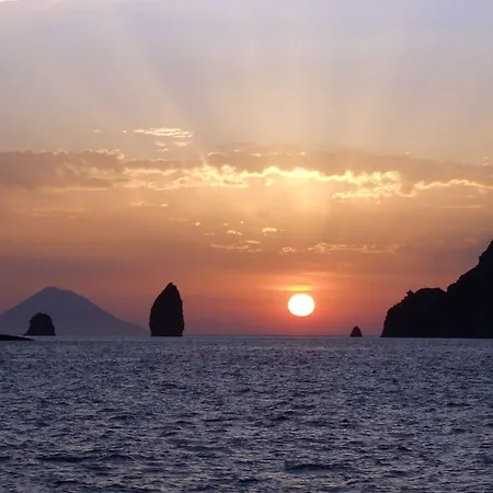 Bougainville Отель Липари