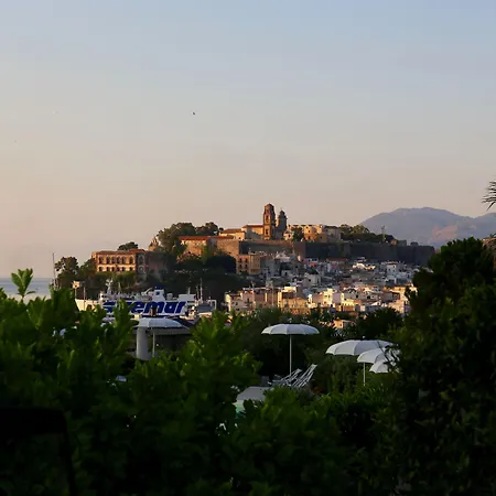 Bougainville Lipari (Isola Lipari)