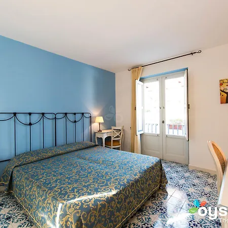 Hotel Bougainville
