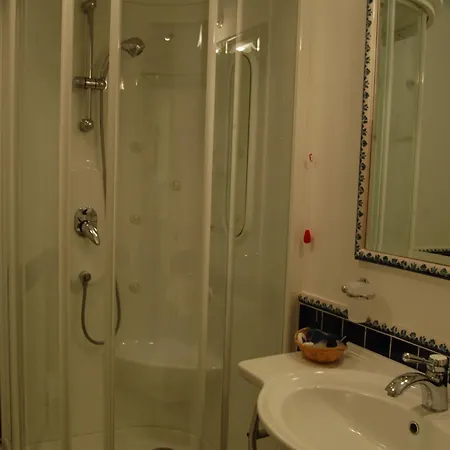 Отель Bougainville 4*