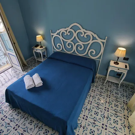Bougainville Hotel