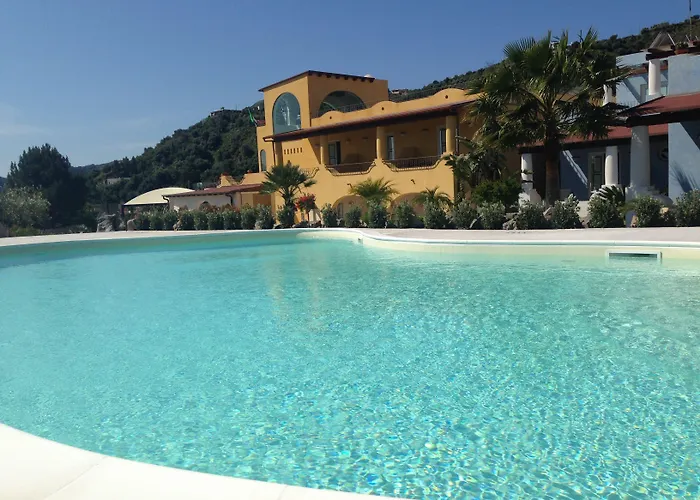 Bougainville 4* Липари