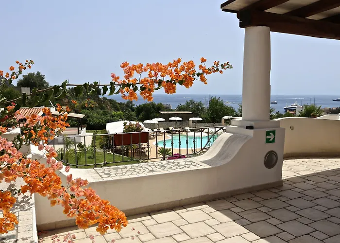 Bougainville Ξενοδοχείο 4*