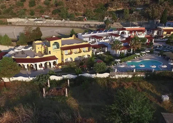 Bougainville Ξενοδοχείο 4*