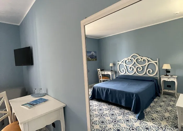 Bougainville 4* Липари