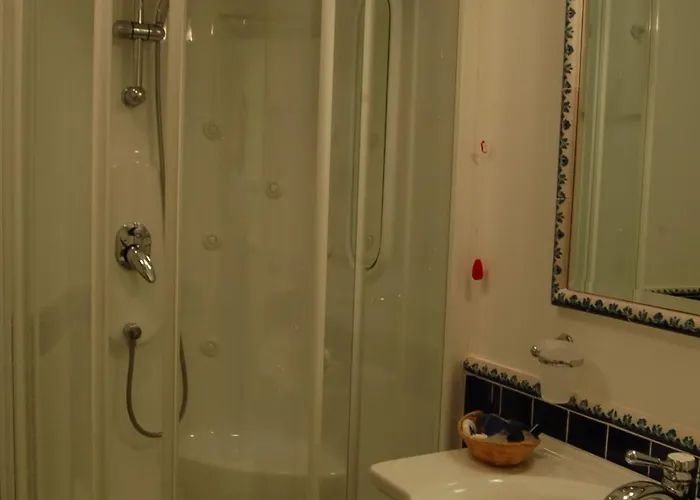 Отель Bougainville 4*