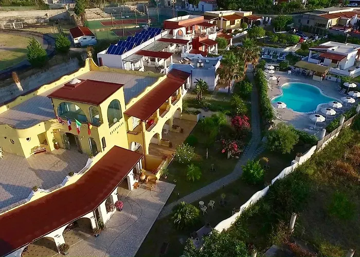 Отель Bougainville 4*